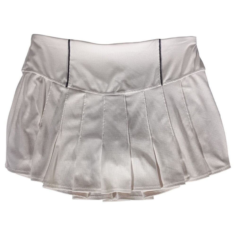 Lucky In Love Skort L Womens White Athletic Tennis 88% Polyester 12% Lycra Solid